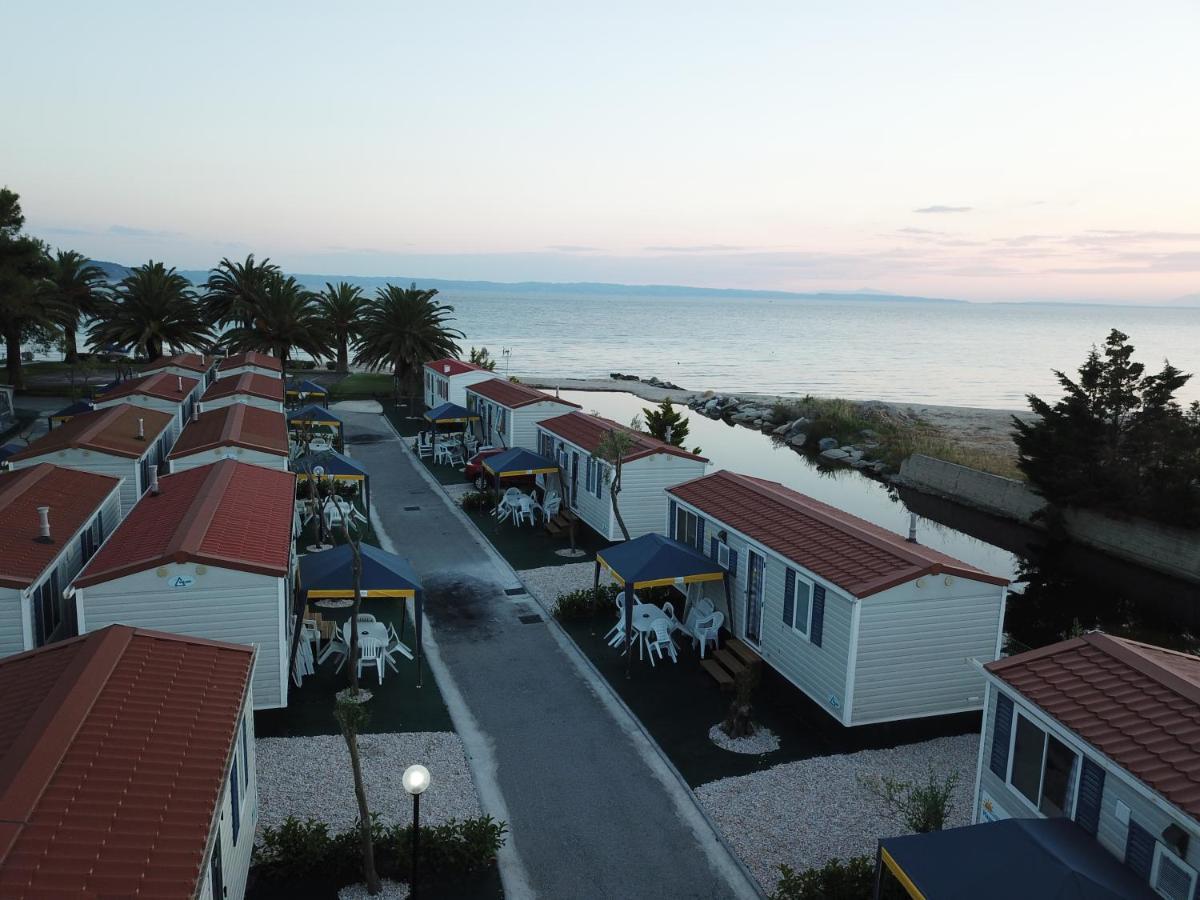 Happy Camp Mobile Homes In Castello Camping & Summer Resort Neos Marmaras Bagian luar foto